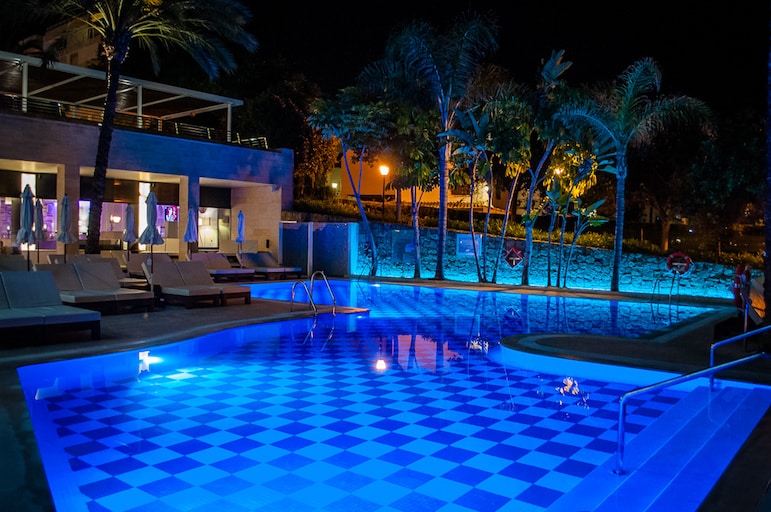 Amàre Club pool by moonlight, Hotel Fuerte Miramar
