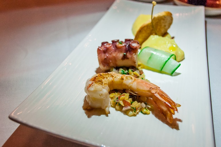 Shrimp, octopus and hummus