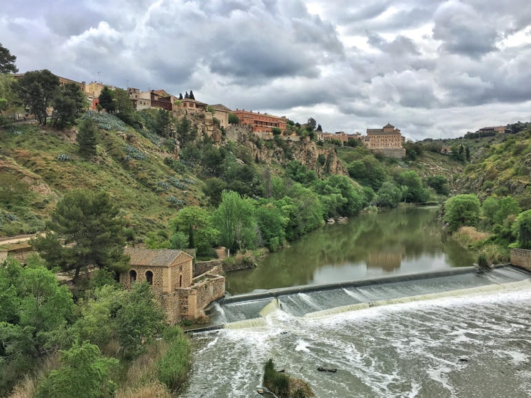 Panorámica de Toledo desde el río Tajo 