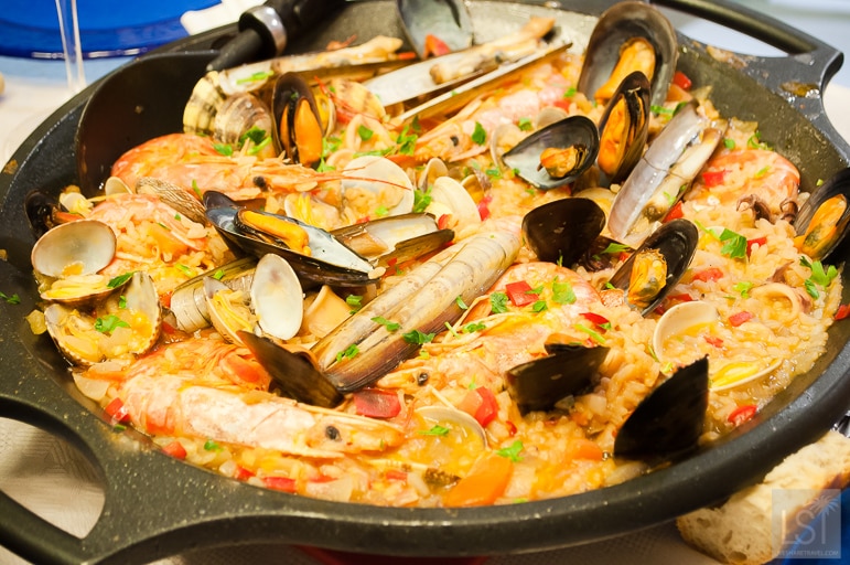 Authentic Spanish recipes - seafood rice