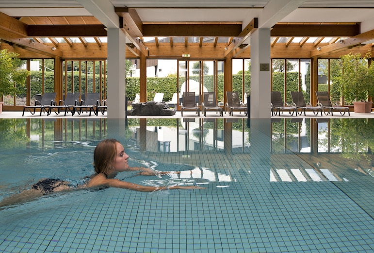 Wellness pool at the Karma Bavaria Hotel | pics Elan Fleisher / elanhotelpix.com