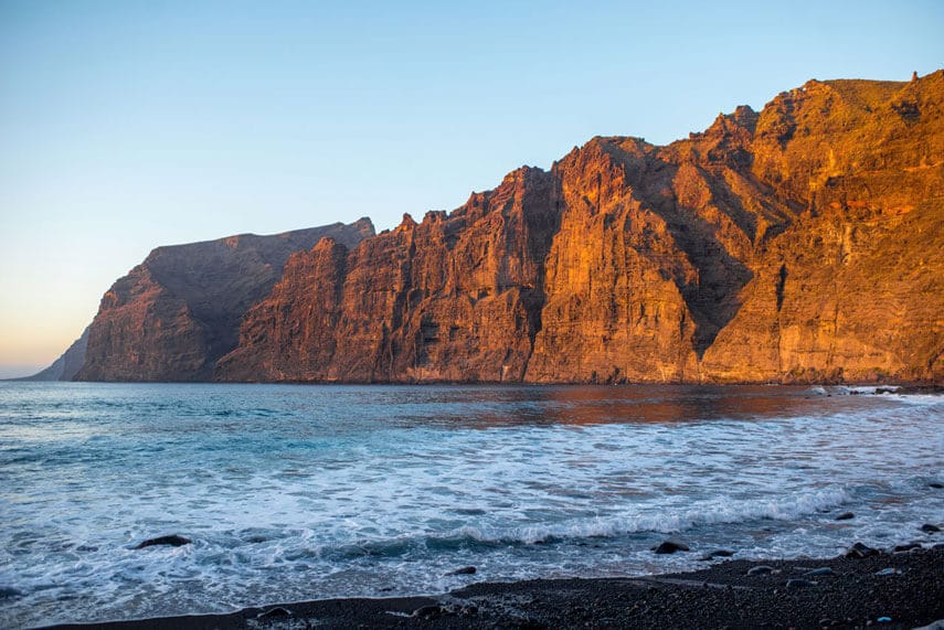 The impressive Acantilados de los Gigantes are one of Tenerife’s most attractive attractions. These huge cliffs rise out of the ocean and make for a rather spectacular sight